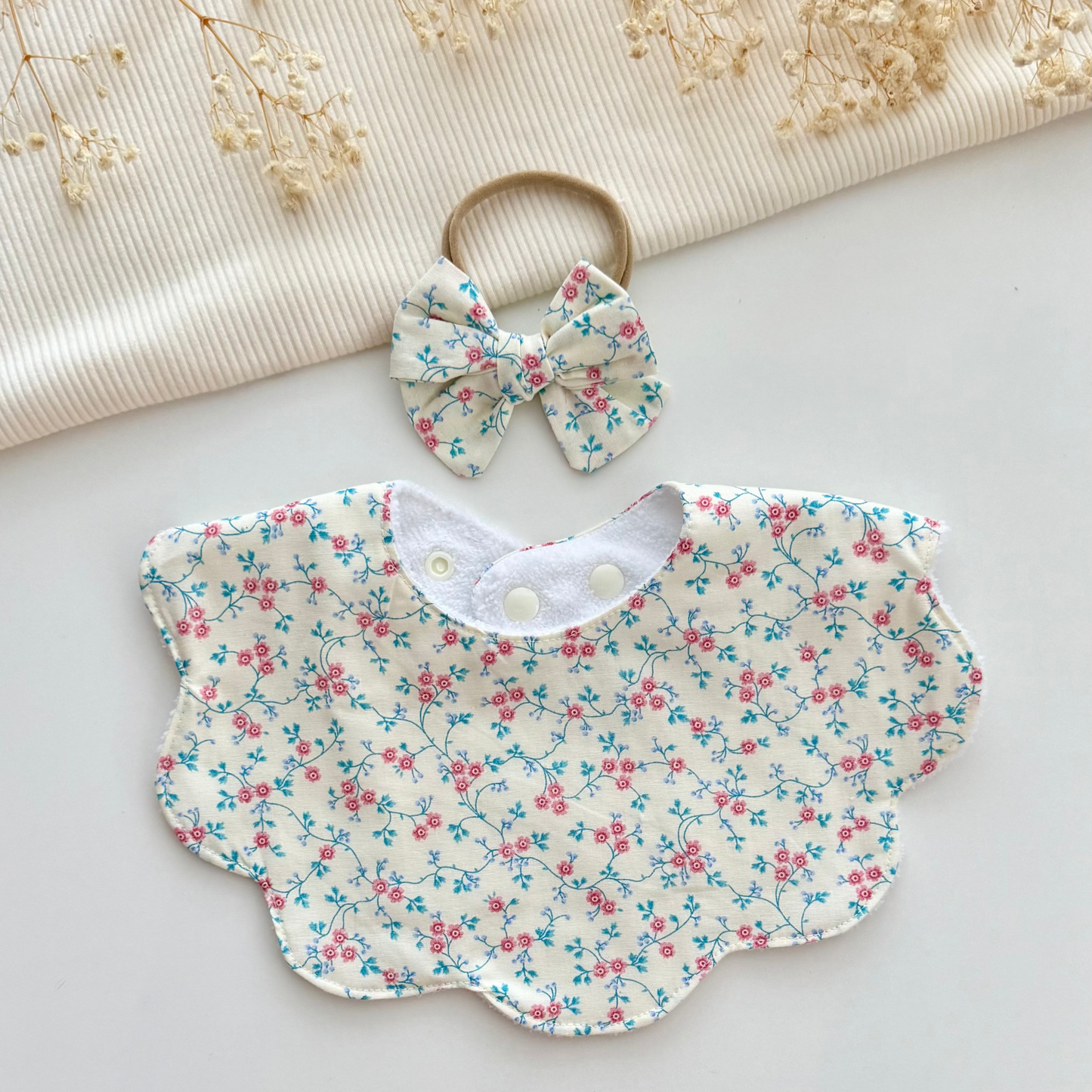 Farisha Scallop Bib Set