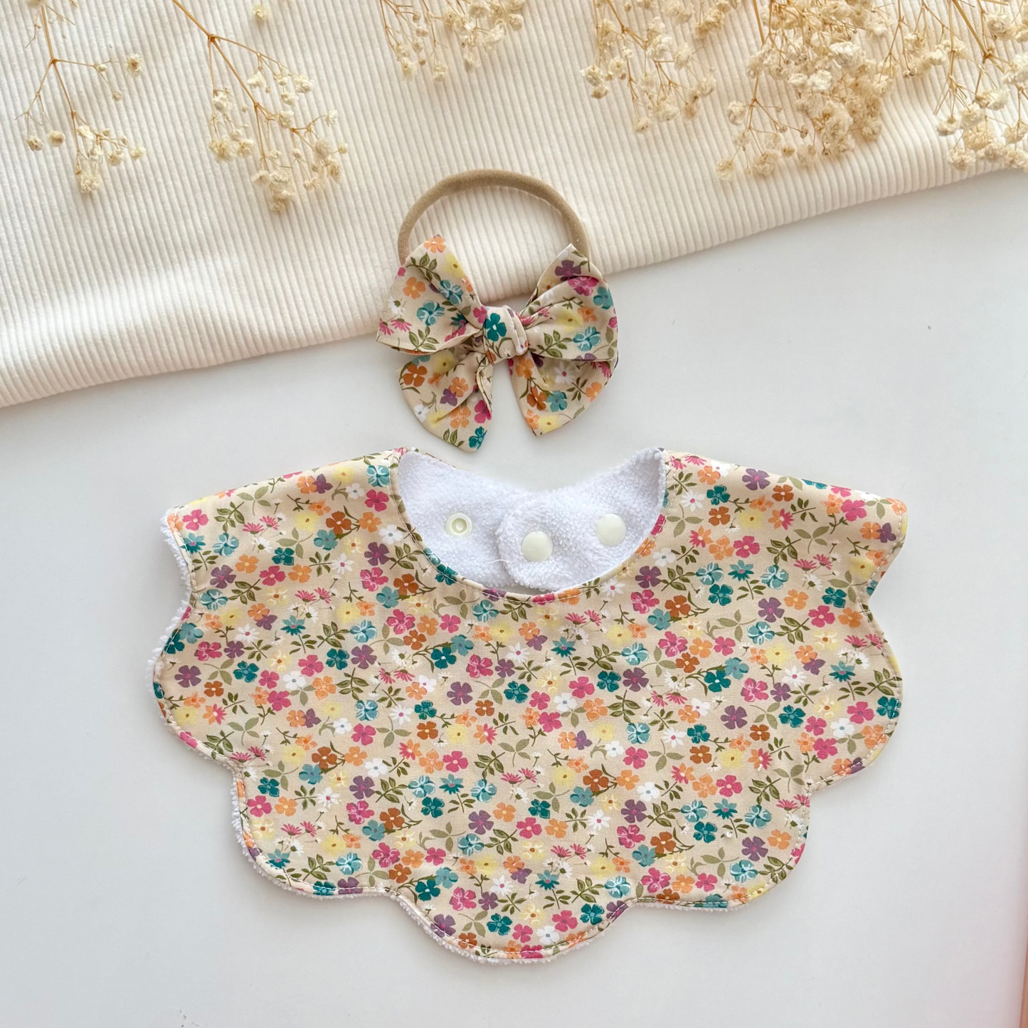 Farisha Scallop Bib Set