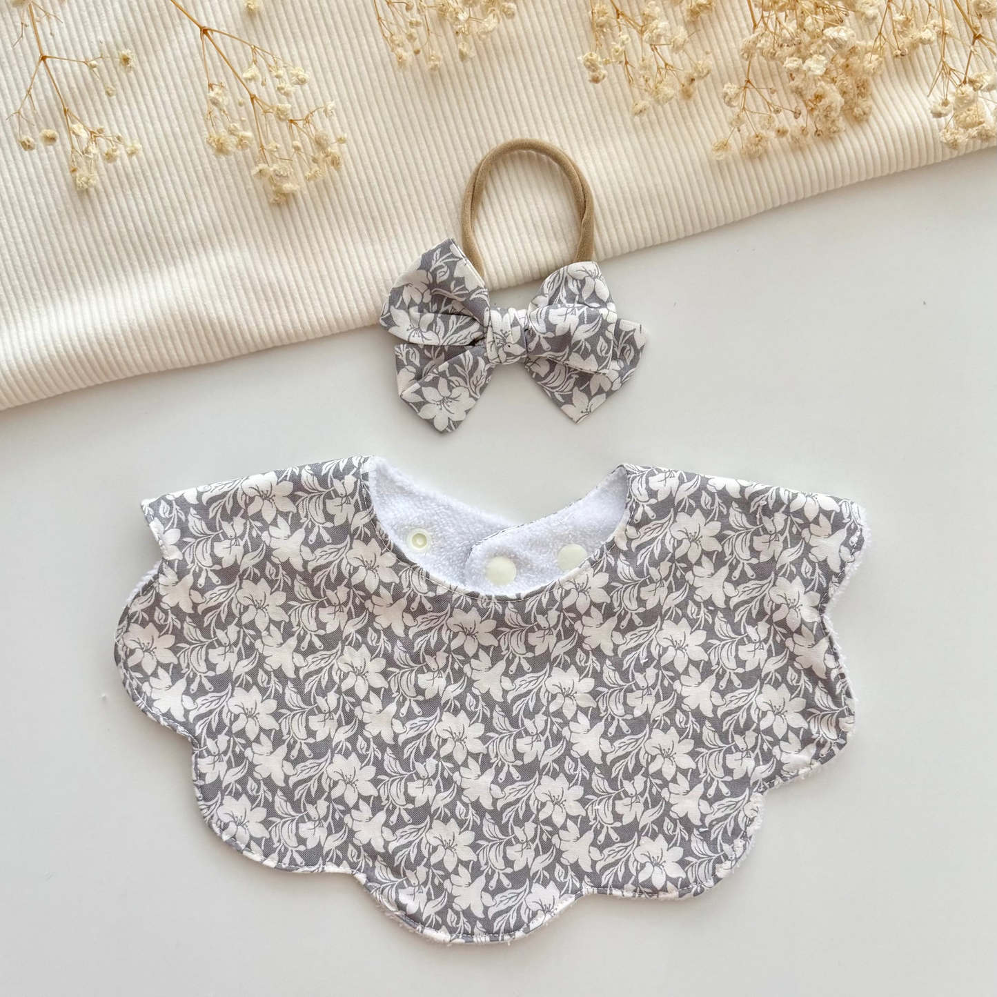 Farisha Scallop Bib Set