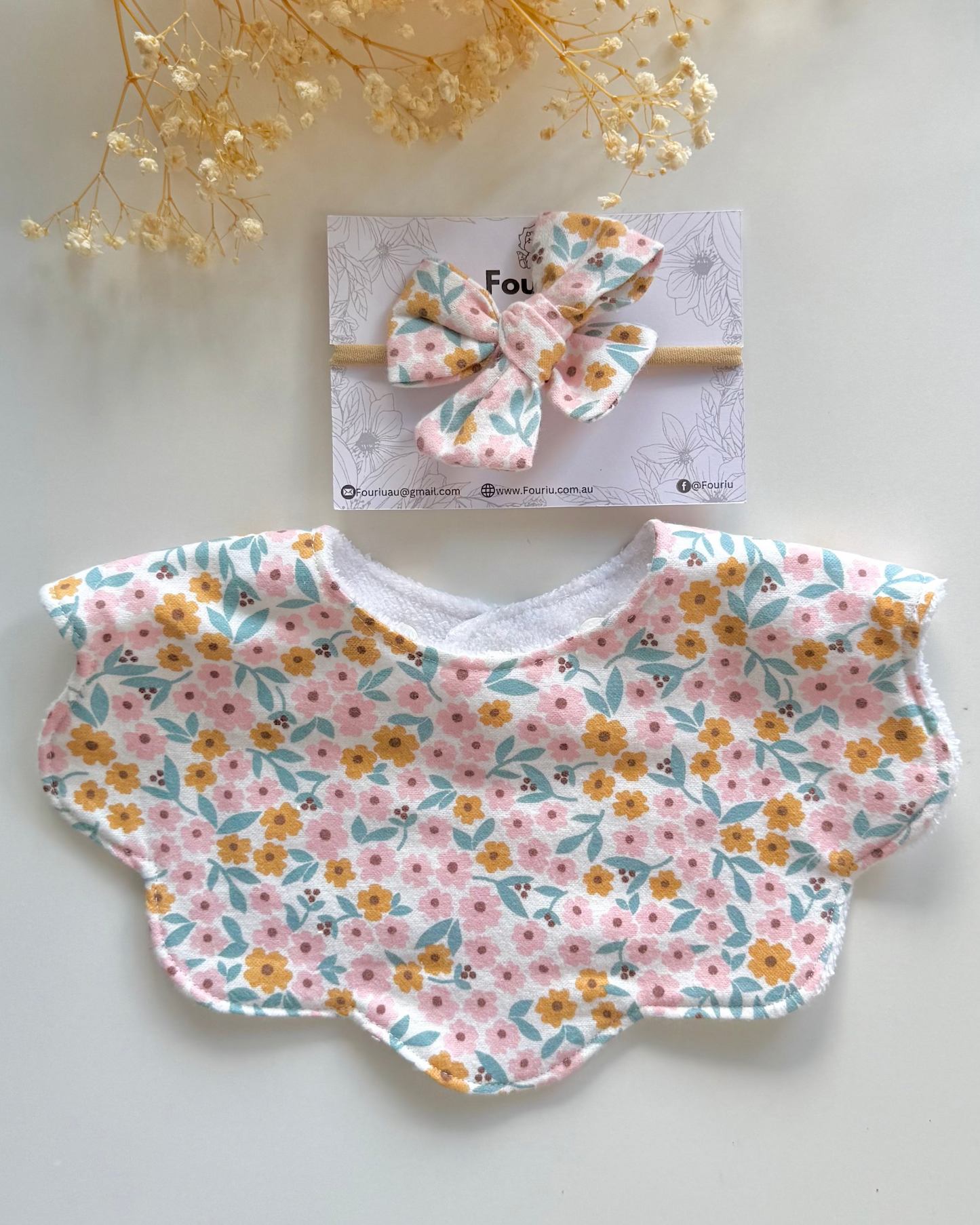 Fouriu Scallop Bib- Sweet Sprout