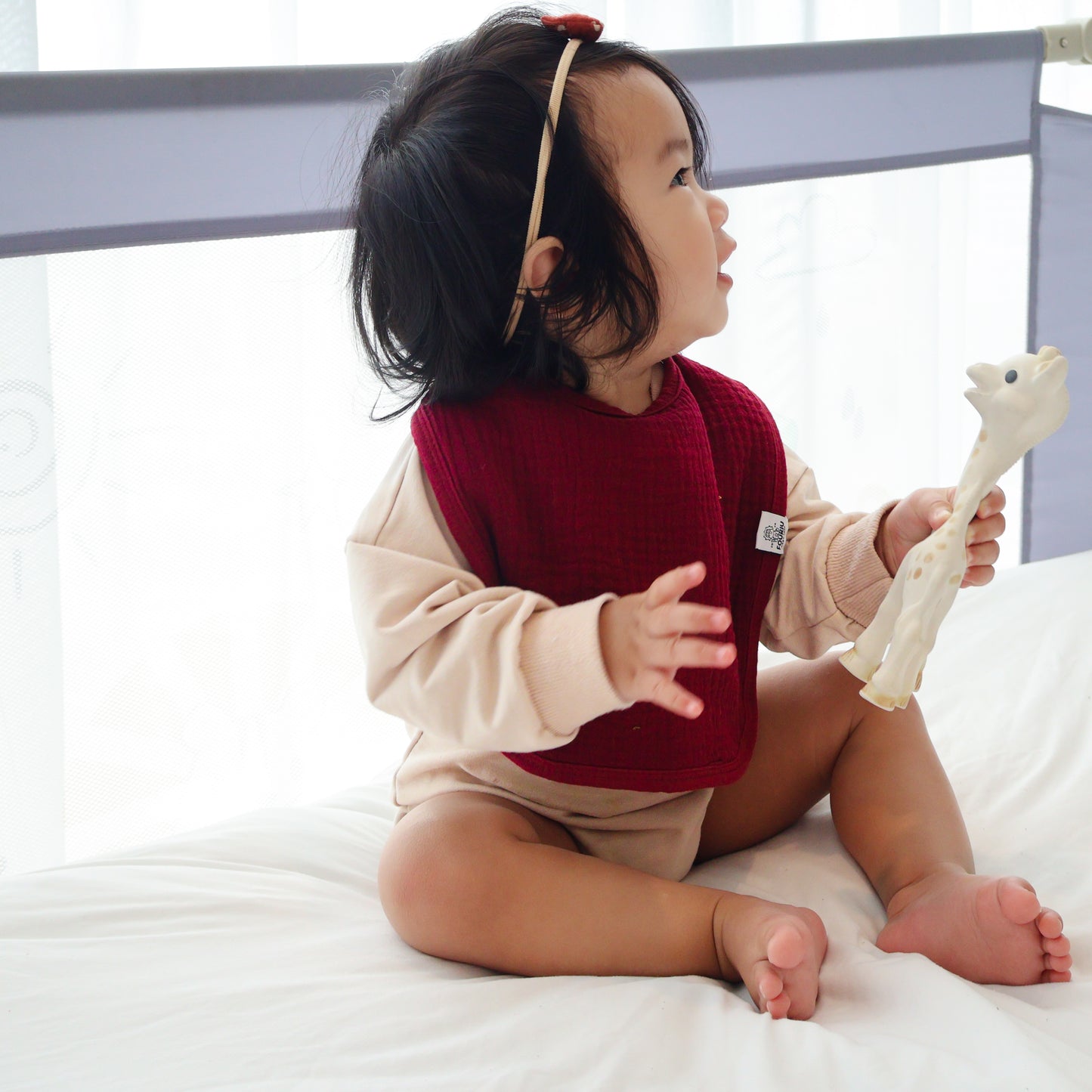 Fouriu Muslin Cotton Cuddle Bib- Burgandy