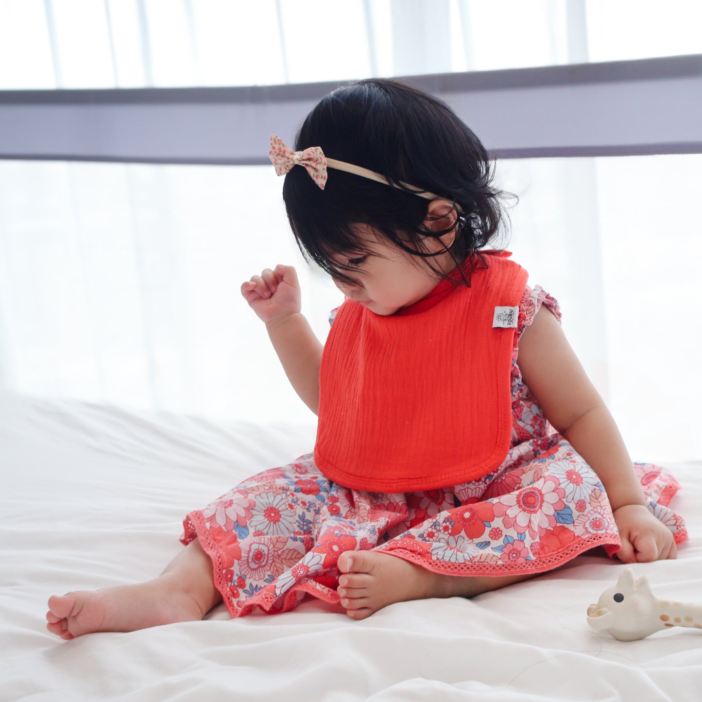 Fouriu Muslin Cotton Cuddle Bib- Peach Salmon