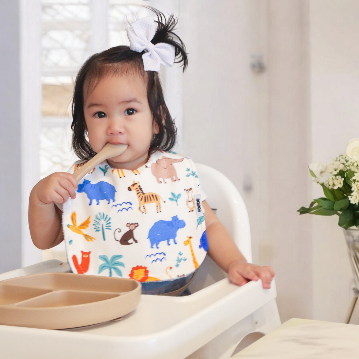 Fouriu Jersey Organic Cotton Bib- Safari Friends
