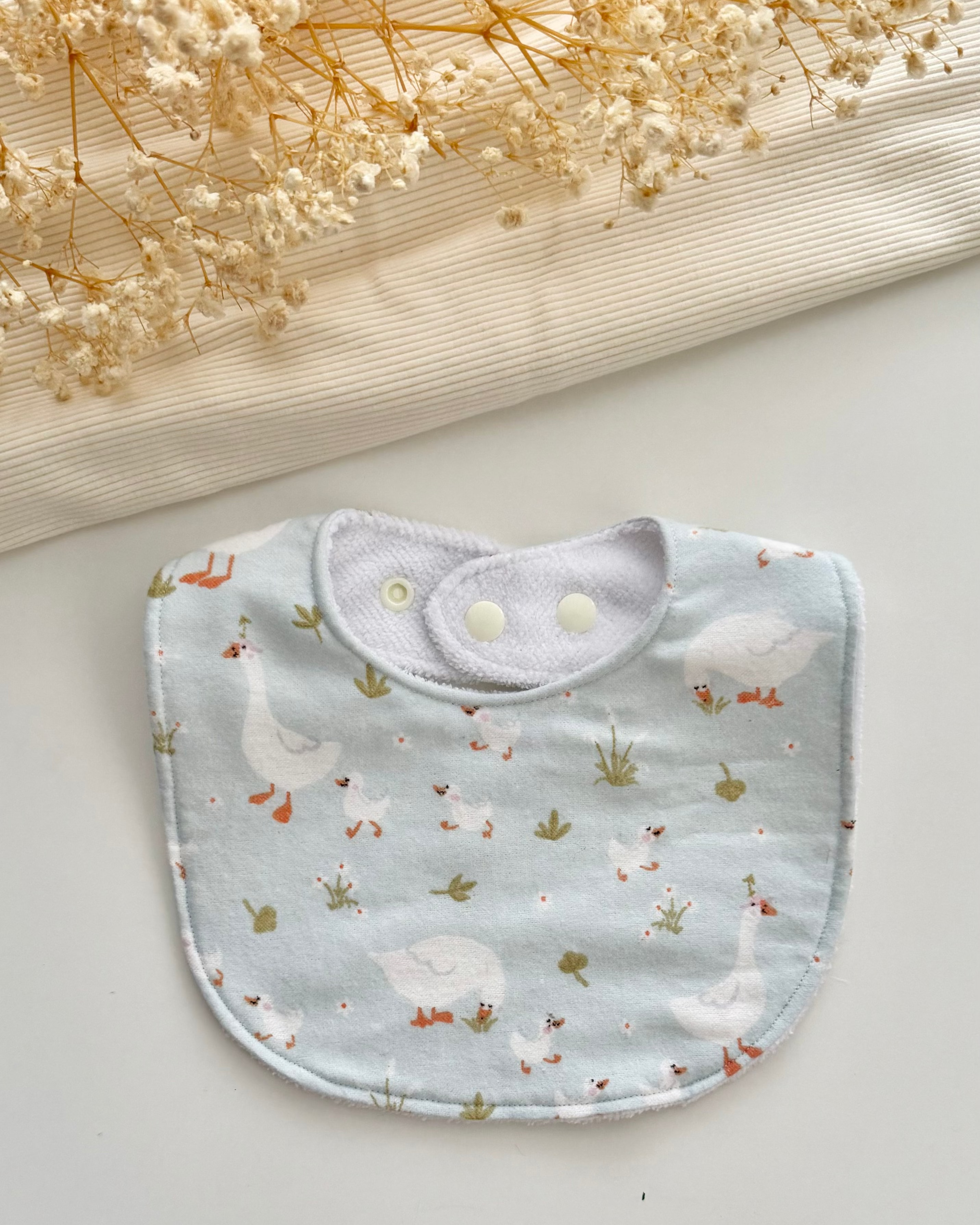 Little Henry Bib- Mama and Baby Geese (Unisex) – Fouriu.